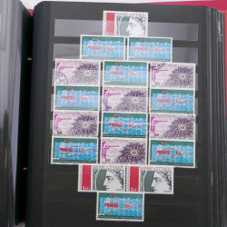 Vrac de timbres de France neufs et oblitérés en un carton.