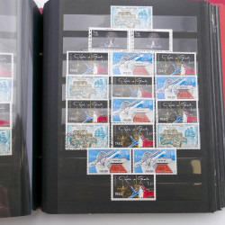 Vrac de timbres de France neufs et oblitérés en un carton.