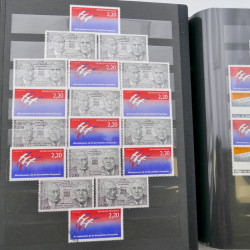 Vrac de timbres de France neufs et oblitérés en un carton.