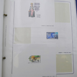 Vrac de timbres de France neufs et oblitérés en un carton.