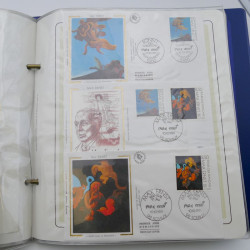 Vrac de timbres de France neufs et oblitérés en un carton.