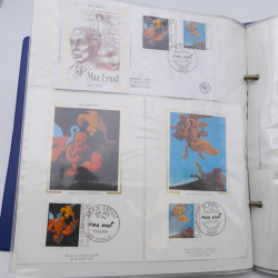 Vrac de timbres de France neufs et oblitérés en un carton.