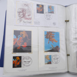 Vrac de timbres de France neufs et oblitérés en un carton.