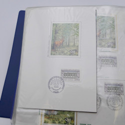 Vrac de timbres de France neufs et oblitérés en un carton.