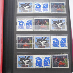 Vrac de timbres de France neufs et oblitérés en un carton.