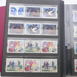 Vrac de timbres de France neufs et oblitérés en un carton.