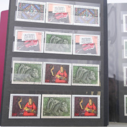 Vrac de timbres de France neufs et oblitérés en un carton.