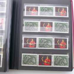 Vrac de timbres de France neufs et oblitérés en un carton.