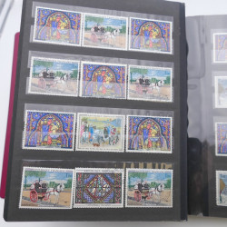 Vrac de timbres de France neufs et oblitérés en un carton.