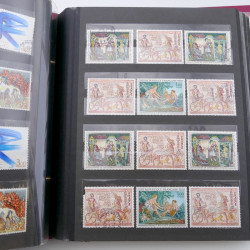 Vrac de timbres de France neufs et oblitérés en un carton.