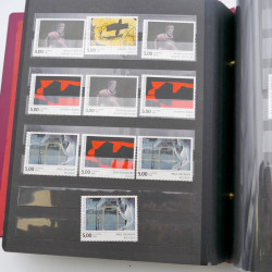 Vrac de timbres de France neufs et oblitérés en un carton.