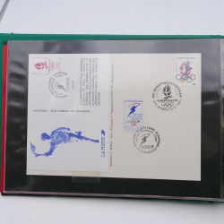 Vrac de timbres de France neufs et oblitérés en un carton.