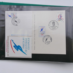 Vrac de timbres de France neufs et oblitérés en un carton.