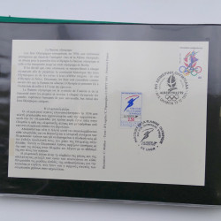 Vrac de timbres de France neufs et oblitérés en un carton.