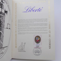 Vrac de timbres de France neufs et oblitérés en un carton.