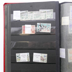 Vrac de timbres de France neufs et oblitérés en un carton.
