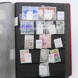 Vrac de timbres de France neufs et oblitérés en un carton.
