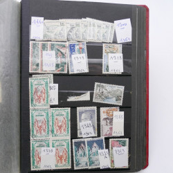 Vrac de timbres de France neufs et oblitérés en un carton.