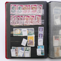 Vrac de timbres de France neufs et oblitérés en un carton.