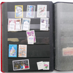 Vrac de timbres de France neufs et oblitérés en un carton.