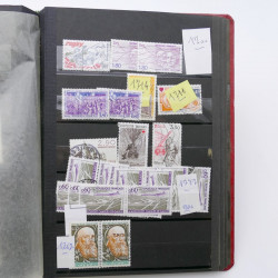 Vrac de timbres de France neufs et oblitérés en un carton.