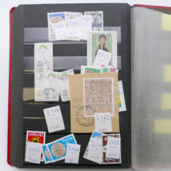 Vrac de timbres de France neufs et oblitérés en un carton.