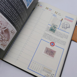Vrac de timbres de France neufs et oblitérés en un carton.