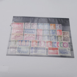 Vrac de timbres de France neufs et oblitérés en un carton.