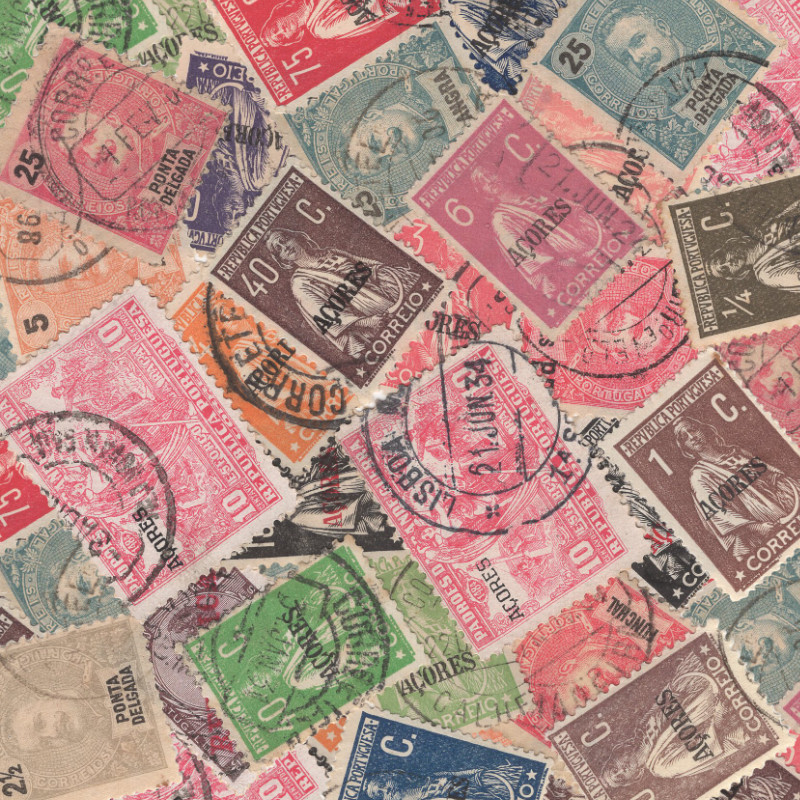 Acores 25 timbres de collection tous différents.