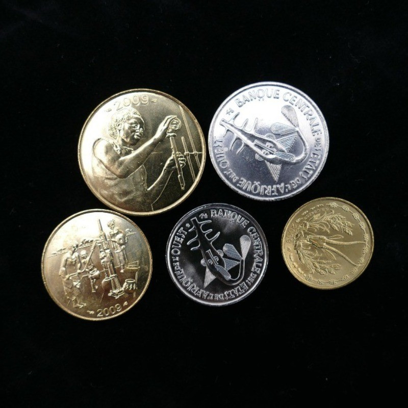 Afrique de l'Ouest 5 monnaies de collection.