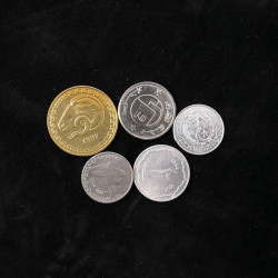 Algérie 5 monnaies de collection.