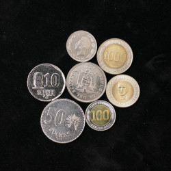 Équateur 7 monnaies de collection.