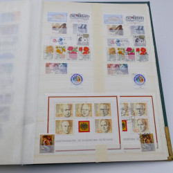 Lot de timbres d'Allemagne R.F.A. 1960-1982 neufs et oblitérés.