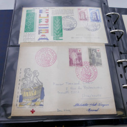 Lot de commémoratifs et cartes postales de France 1879-1956.