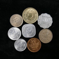 Pakistan 8 monnaies de collection.