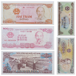 Vietnam 5 billets de banque neufs.