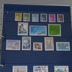 Collection timbres de France neufs** 2002-2005 en trimestre.