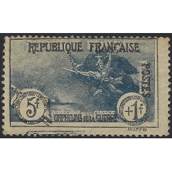 Marseillaise timbre de France N°232a centre très déplacé neuf*.
