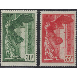 Victoire de Samothrace timbres de France N°354-355 série neuf*.