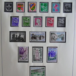Collection timbres de France 1960-1983 neufs et oblitérés en 3 albums.