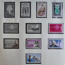 Collection timbres de France 1960-1983 neufs et oblitérés en 3 albums.