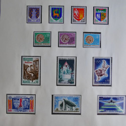 Collection timbres de France 1960-1983 neufs et oblitérés en 3 albums.