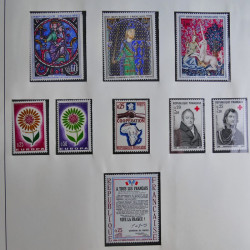 Collection timbres de France 1960-1983 neufs et oblitérés en 3 albums.