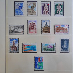 Collection timbres de France 1960-1983 neufs et oblitérés en 3 albums.