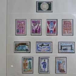 Collection timbres de France 1960-1983 neufs et oblitérés en 3 albums.