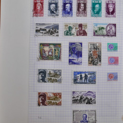 Collection timbres de France 1960-1983 neufs et oblitérés en 3 albums.