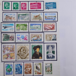 Collection timbres de France 1960-1983 neufs et oblitérés en 3 albums.