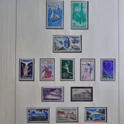 Collection timbres de France 1960-1983 neufs et oblitérés en 3 albums.