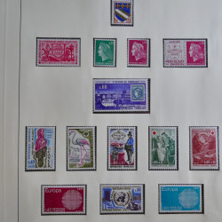 Collection timbres de France 1960-1983 neufs et oblitérés en 3 albums.
