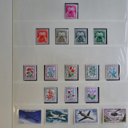 Collection timbres de France 1960-1983 neufs et oblitérés en 3 albums.